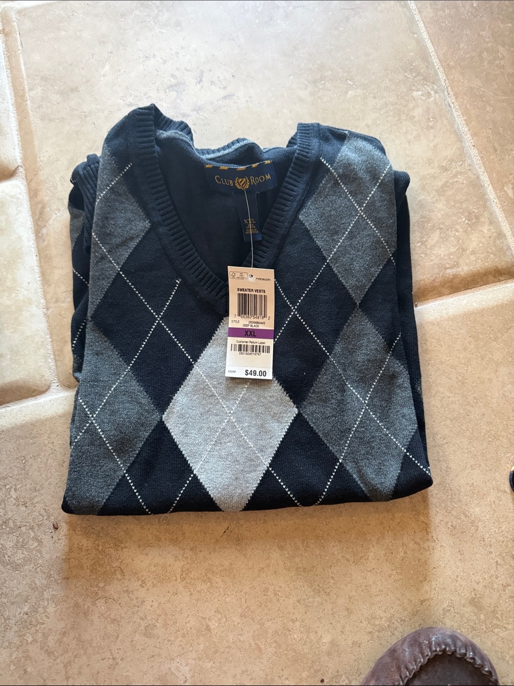 Club Room Men’s Black & Gray Argyle V-Neck Sweater Vest